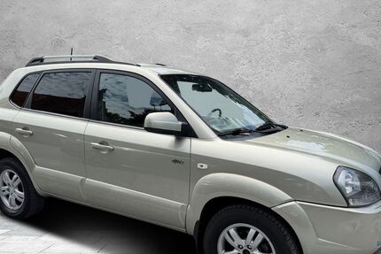Hyundai TUCSON 144.000 km 3.499 &euro; Detmold 32758