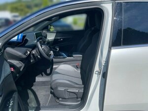 Peugeot 3008 Allure 1.2 PureTech 130 EU6d+Panorama+Focal P 30.750 km 20.950 € Bad Wünnenberg 33181