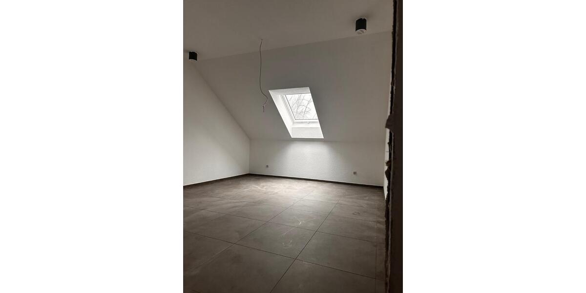 Dachgeschoßwohnung Paderborn - 2 Zimmer, 89 m&sup2;, 1.240&euro; | Angebot:26001836