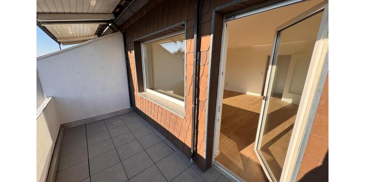 Renovierte Dachgeschosswohnung 3 zimmer