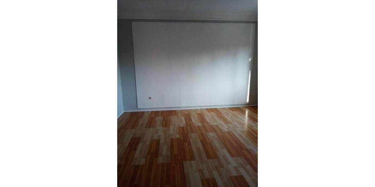 Etagenwohnung Steinheim - 4 Zimmer, 100 m&sup2;, 700&euro; | Angebot:26465581