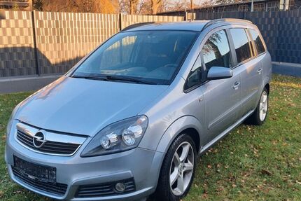 Opel Zafira 164.000 km 5.400 € Paderborn 33104