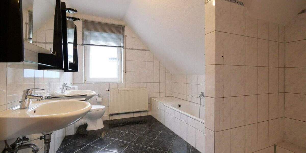 Einfamilienhaus Salzkotten / Mantinghausen Mantinghausen - 5 Zimmer, 193 m&sup2;, 399.000&euro; | Angebot:25688080