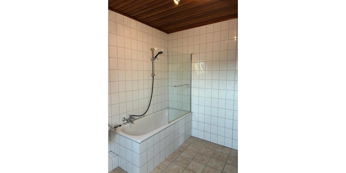 Dachgeschoßwohnung Hövelhof - 4 Zimmer, 101 m&sup2;, 800&euro; | Angebot:27549103