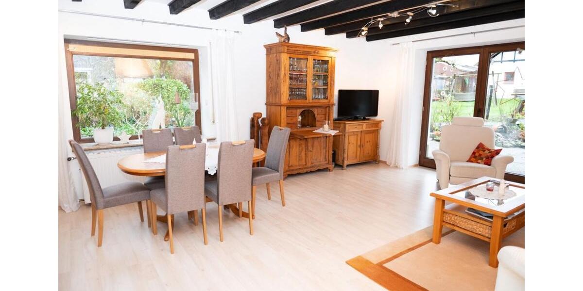 Einfamilienhaus Bad Wünnenberg - 14 Zimmer, 330 m&sup2;, 420.000&euro; | Angebot:24292514