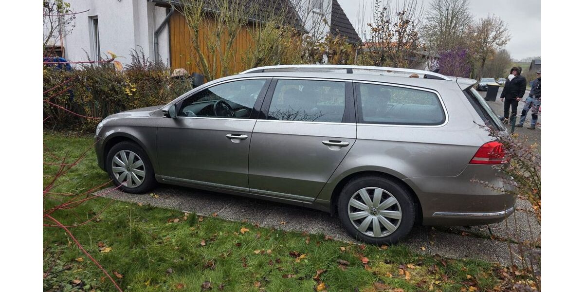 VW Passat 165.666 km 11.000 € Alfen 33178