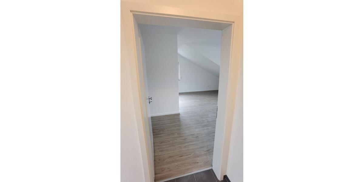 Dachgeschoßwohnung Hövelhof - 3 Zimmer, 101 m&sup2;, 1.200&euro; | Angebot:27621948
