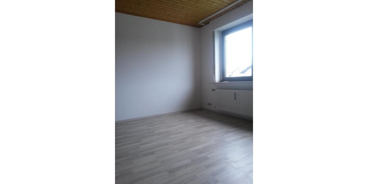 Dachgeschoßwohnung Brakel - 3 Zimmer, 88 m&sup2;, 430&euro; | Angebot:26321221
