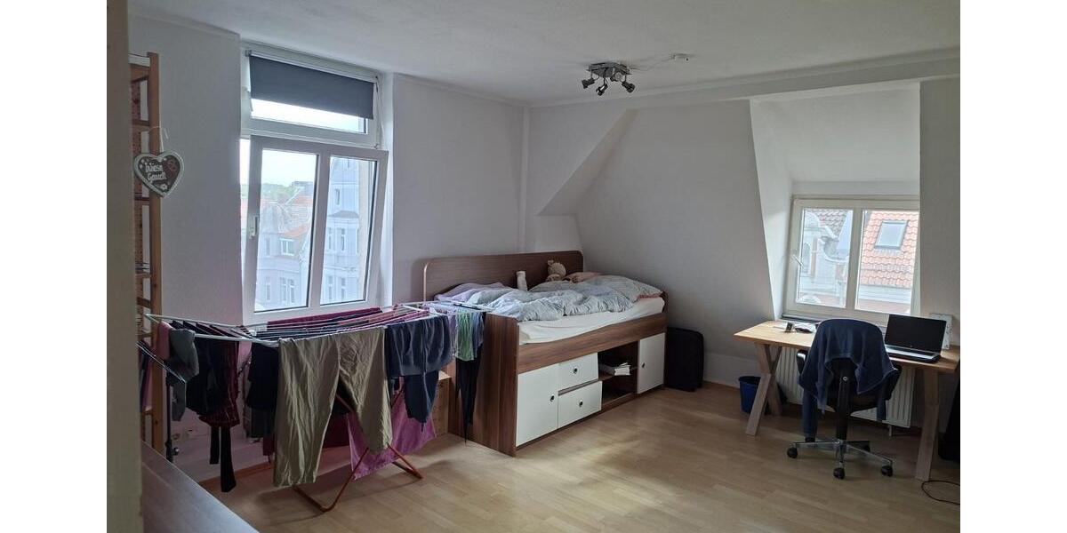 Dachgeschoßwohnung Detmold - 5 Zimmer, 110 m&sup2;, 770&euro; | Angebot:27550571
