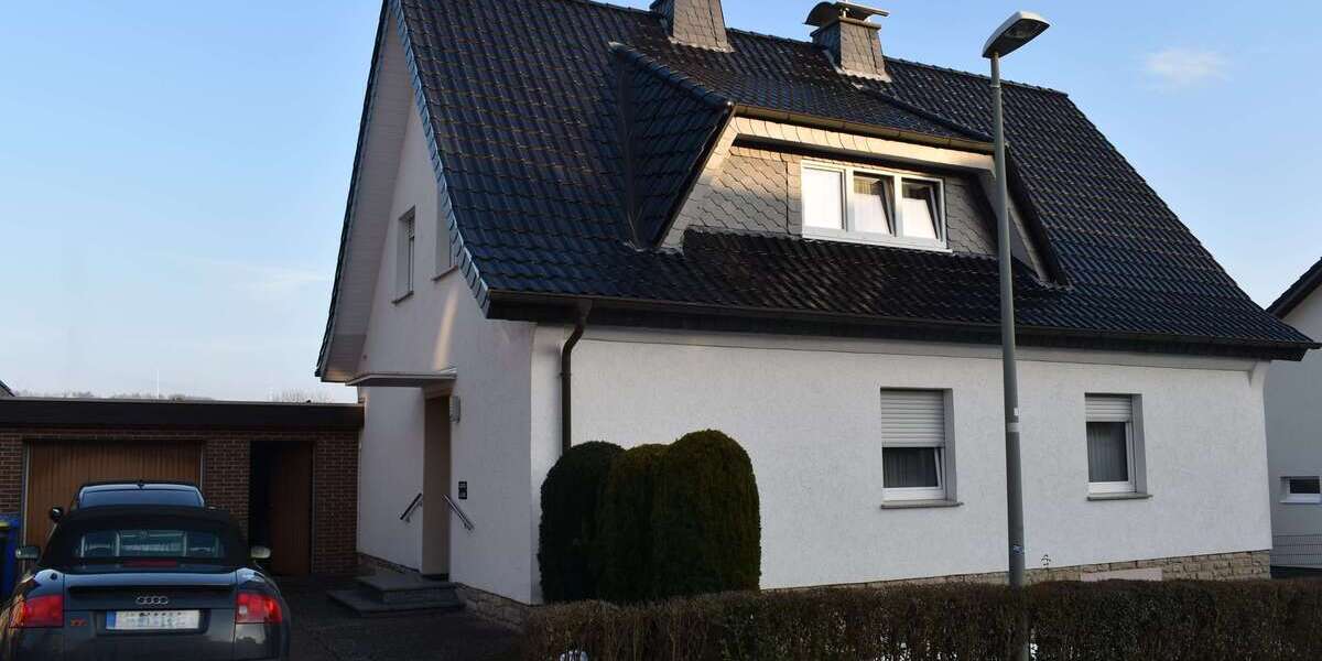 Einfamilienhaus Bad Driburg - 7 Zimmer, 120 m&sup2;, 299.000&euro; | Angebot:24768064