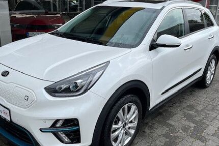 Kia Niro 41.960 km 23.170 € Büren 33142