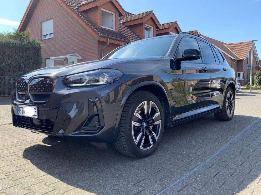 iX3