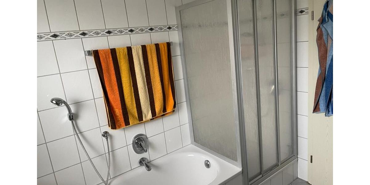 Schöne Erdgeschosswohnung im Zentrum von Schloß-Holte 3 zimmer