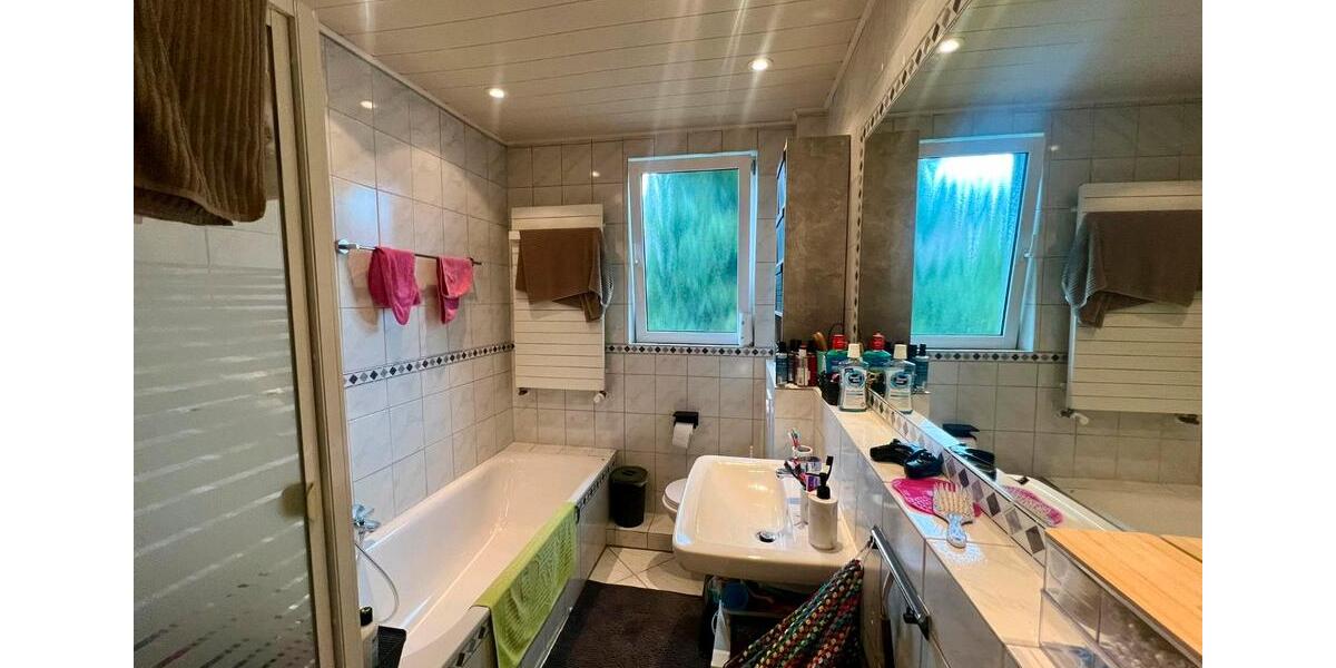 Etagenwohnung Detmold - 4 Zimmer, 129 m&sup2;, 1.100&euro; | Angebot:26386958