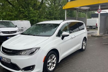Chrysler Pacifica 136.000 km 19.500 &euro; Borchen 33178
