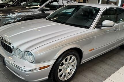 Jaguar XJ 141.000 km 12.900 € Detmold 32758
