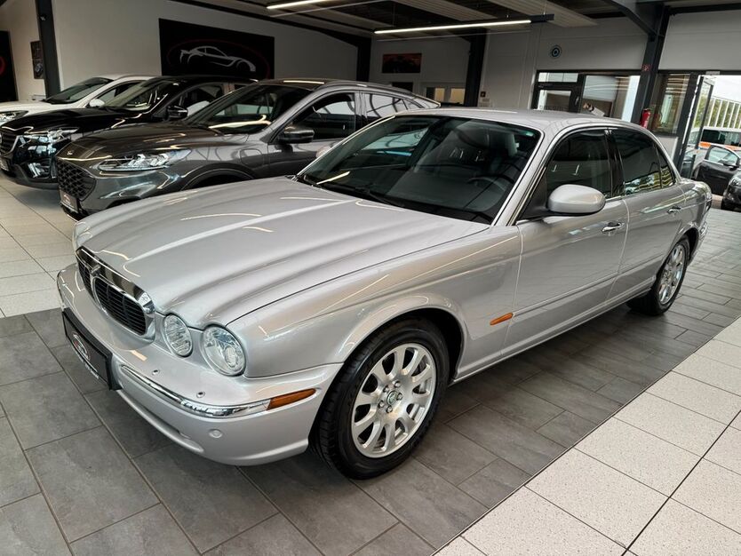 Jaguar XJ 141.000 km 12.900 € Detmold 32758