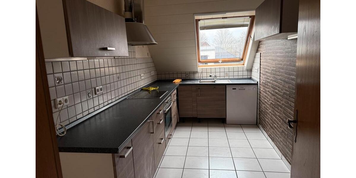 Etagenwohnung Salzkotten - 4 Zimmer, 120 m&sup2;, 1.350&euro; | Angebot:25146702