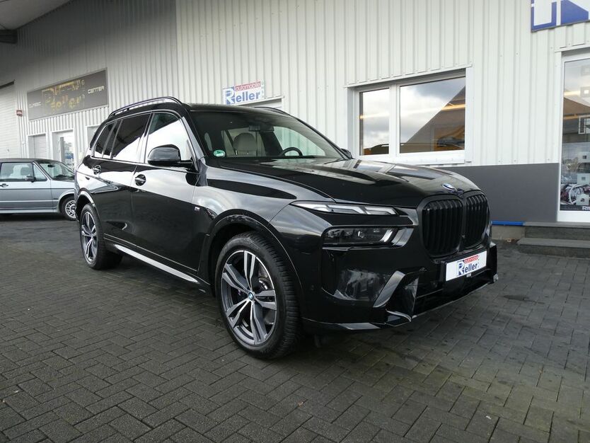 BMW X7 29.500 km 90.900 € Paderborn 33106