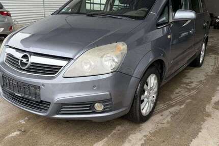 Opel Zafira 300.000 km 999 &euro; Paderborn 33100