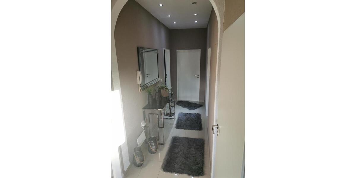 Etagenwohnung Brakel - 1 Zimmer, 140 m&sup2;, 1.200&euro; | Angebot:26036380