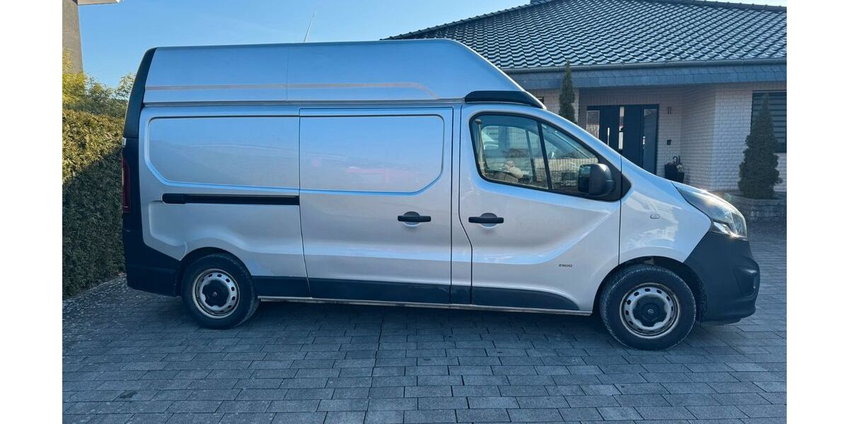 Opel Vivaro 132.000 km 17.400 &euro; Bad Lippspringe 33175