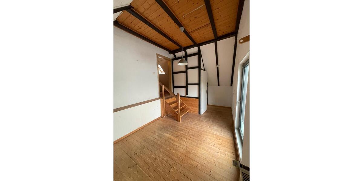 Einfamilienhaus Bad Driburg - 8 Zimmer, 141 m&sup2;, 210.000&euro; | Angebot:27522626