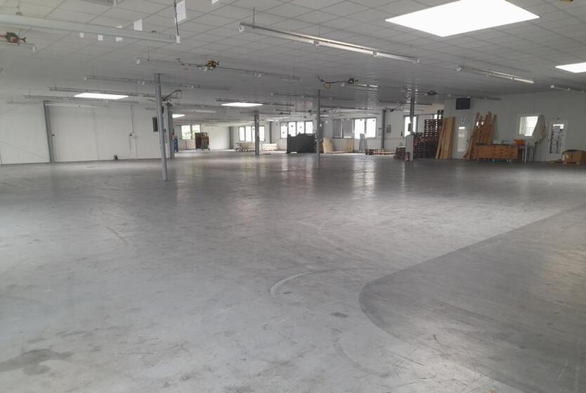 Ca. 1.195 m² Lagerflächen in sehr guter Lage von Bielefeld-Sennestadt! zimmer