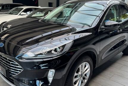 Ford Kuga 92.000 km 16.700 &euro; Detmold 32758