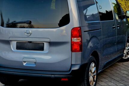 Opel Vivaro 145.000 km 17.600 &euro; Bad Lippspringe 33175