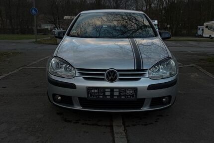 VW Golf 231.000 km 5.199 &euro; Büren 33142