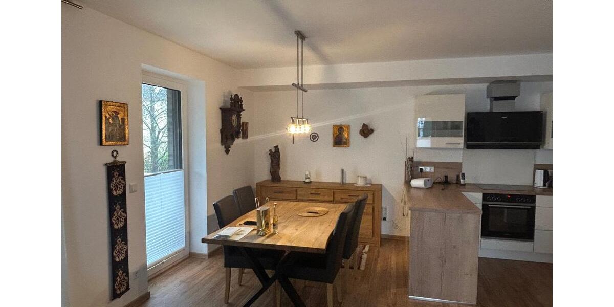 Erdgeschoßwohnung Bad Driburg - 3 Zimmer, 83 m&sup2;, 990&euro; | Angebot:25180528