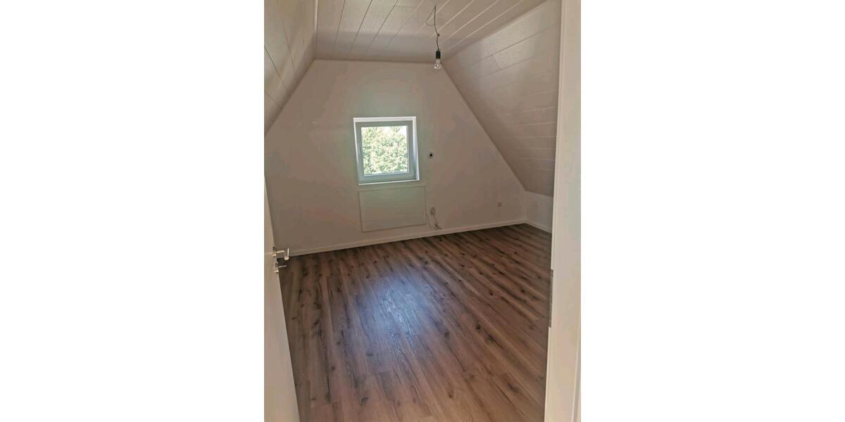 Etagenwohnung Altenbeken - 4 Zimmer, 120 m&sup2;, 850&euro; | Angebot:27540787