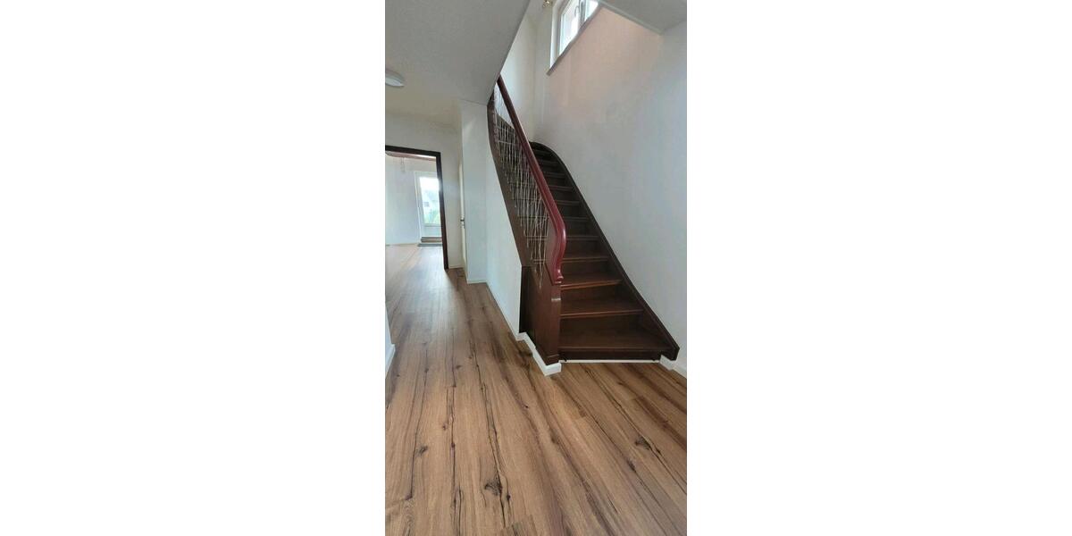Einfamilienhaus Detmold - 5 Zimmer, 105 m&sup2;, 1.350&euro; | Angebot:27615037