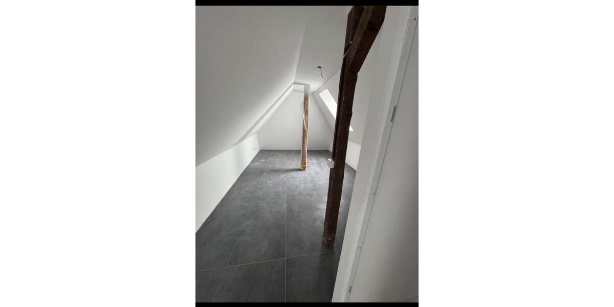 Dachgeschoßwohnung Paderborn Univiertel - 4 Zimmer, 110 m&sup2;, 1.400&euro; | Angebot:26237013