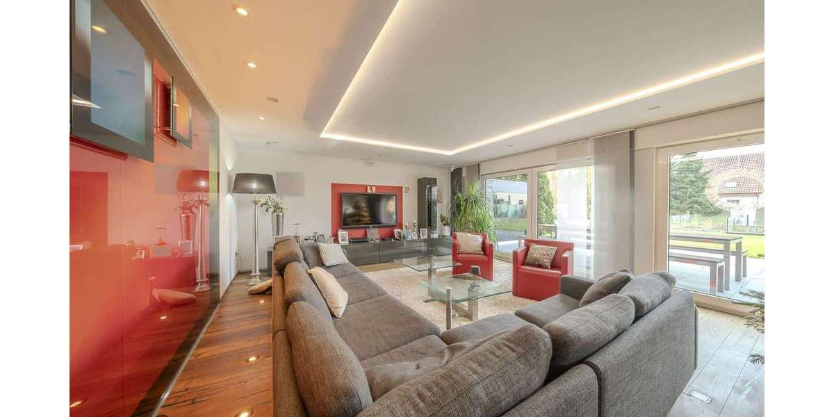 Etagenwohnung Schloß Holte-Stukenbrock Stukenbrock - 6 Zimmer, 260 m&sup2;, 2.000&euro; | Angebot:26189066