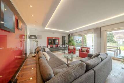 Wohnung Schloß Holte-Stukenbrock Stukenbrock - 6 Zimmer, 260 m&sup2;, 2.000&euro; | Angebot:26189066