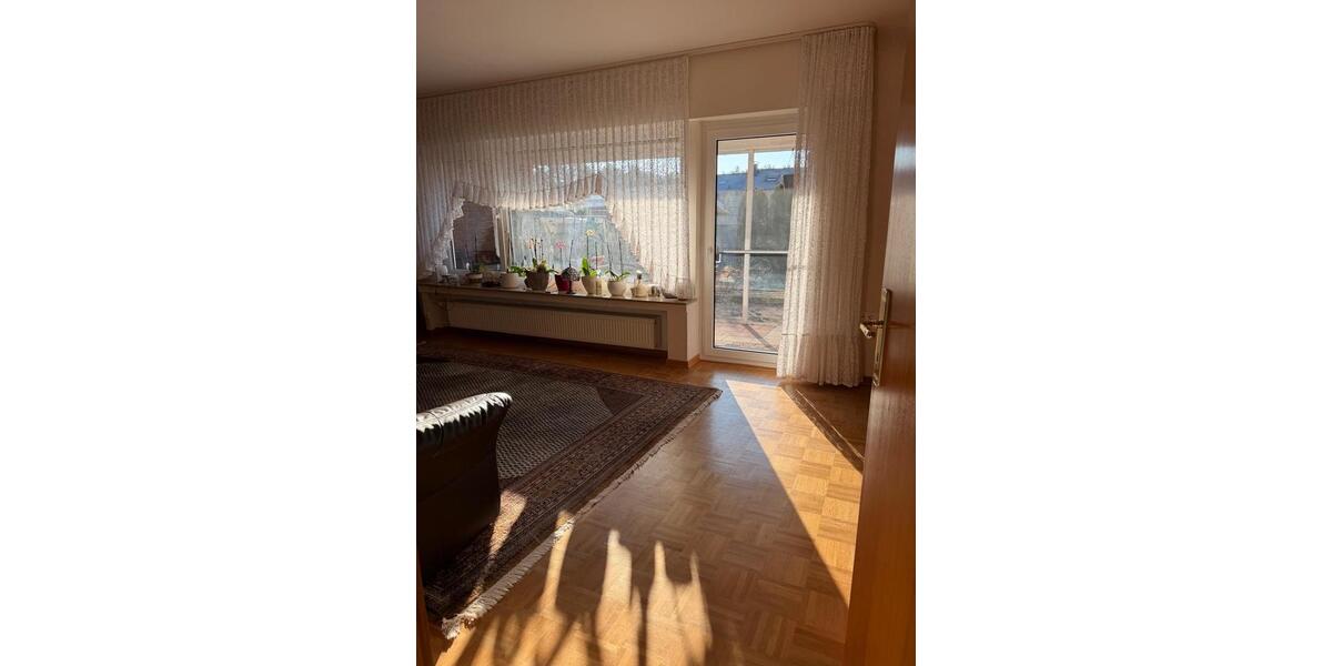 Etagenwohnung Schloß Holte-Stukenbrock Stukenbrock - 5 Zimmer, 150 m&sup2;, 1.650&euro; | Angebot:25416098