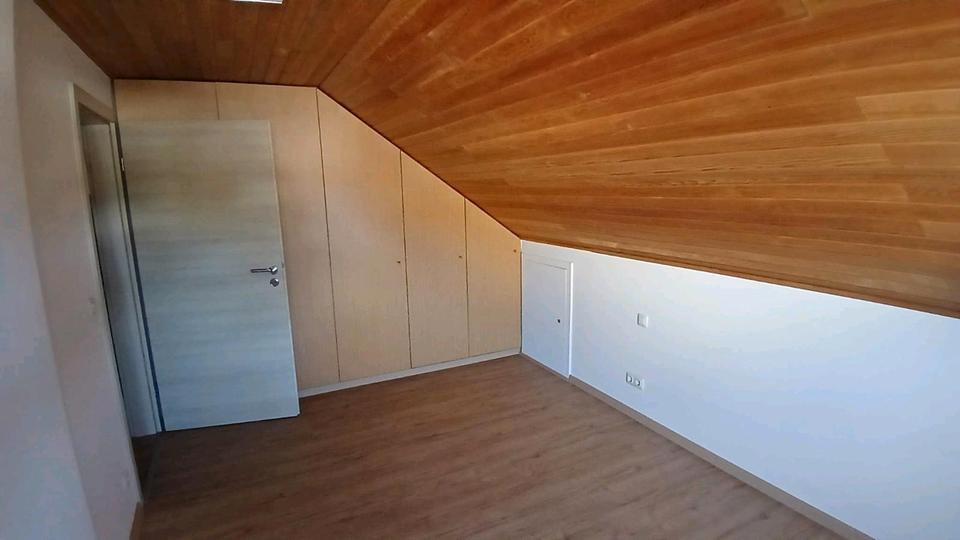 Dachgeschoßwohnung Schloß Holte-Stukenbrock Stukenbrock - 2 Zimmer, 50 m&sup2;, 550&euro; | Angebot:26669668