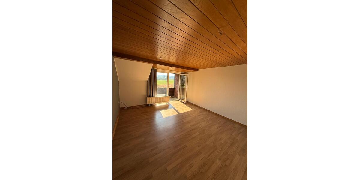 Dachgeschoßwohnung Detmold Hiddesen - 3 Zimmer, 73 m&sup2;, 490&euro; | Angebot:25353899