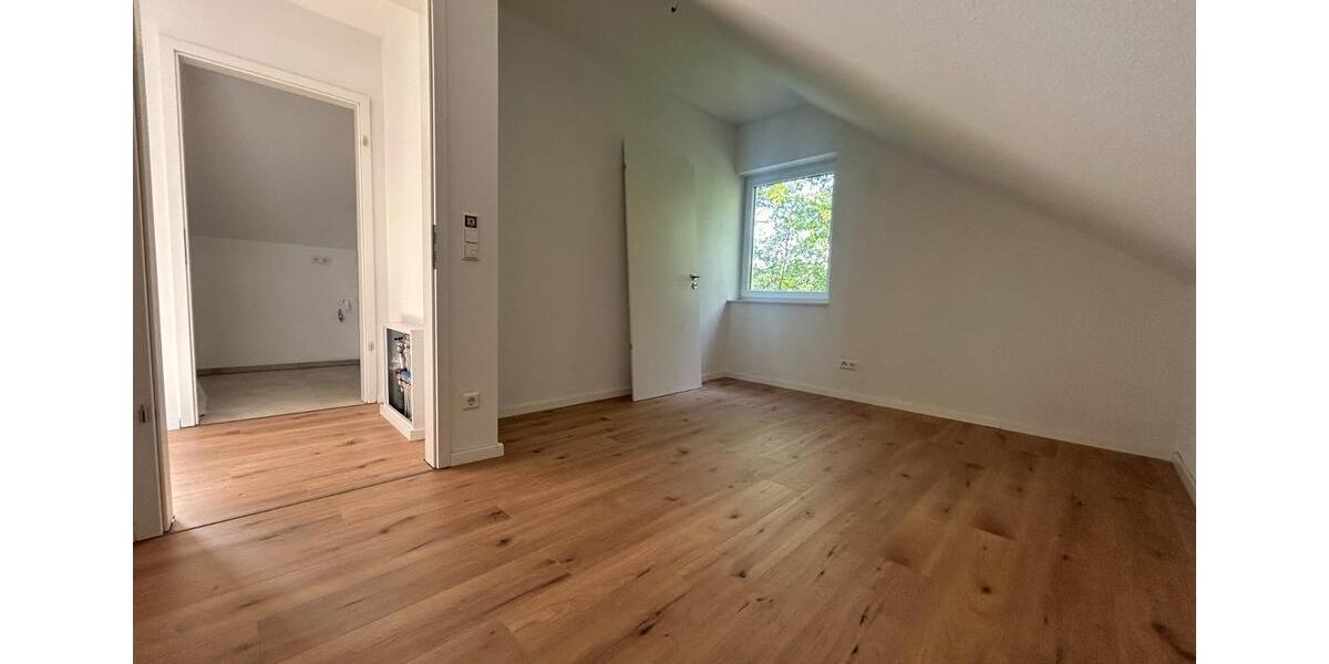 Großzügige Neubau-Doppelhaushälfte mit 2 Stellplätzen + Garten 7 zimmer