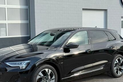 Audi e-tron 11.200 km 34.499 &euro; Bad Wünnenberg 33181