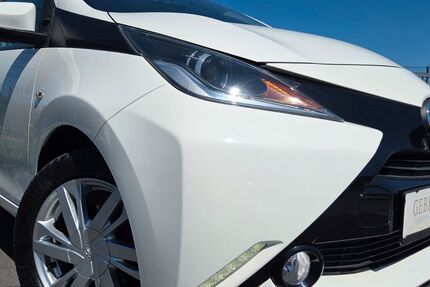 Toyota Aygo (X) 57.000 km 6.499 &euro; Paderborn 33102