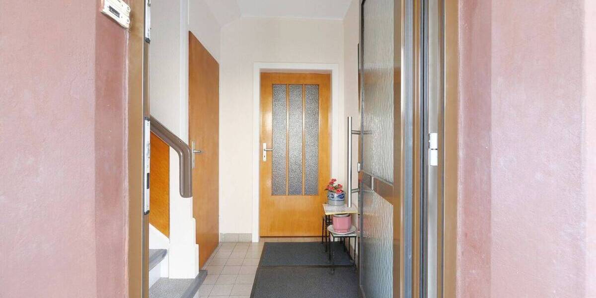 Mehrfamilienhaus, Wohnhaus Paderborn / Schloß Neuhaus Schloß Neuhaus - 6 Zimmer, 135 m&sup2;, 299.000&euro; | Angebot:25688039