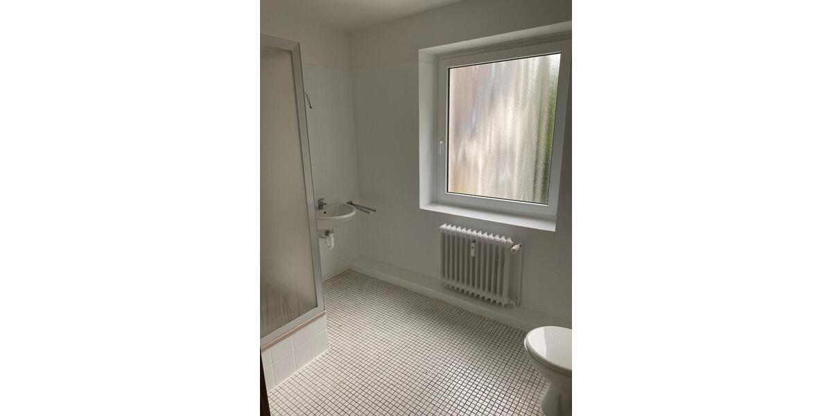 Dachgeschoßwohnung Detmold Hiddesen - 2 Zimmer, 40 m&sup2;, 390&euro; | Angebot:24653739