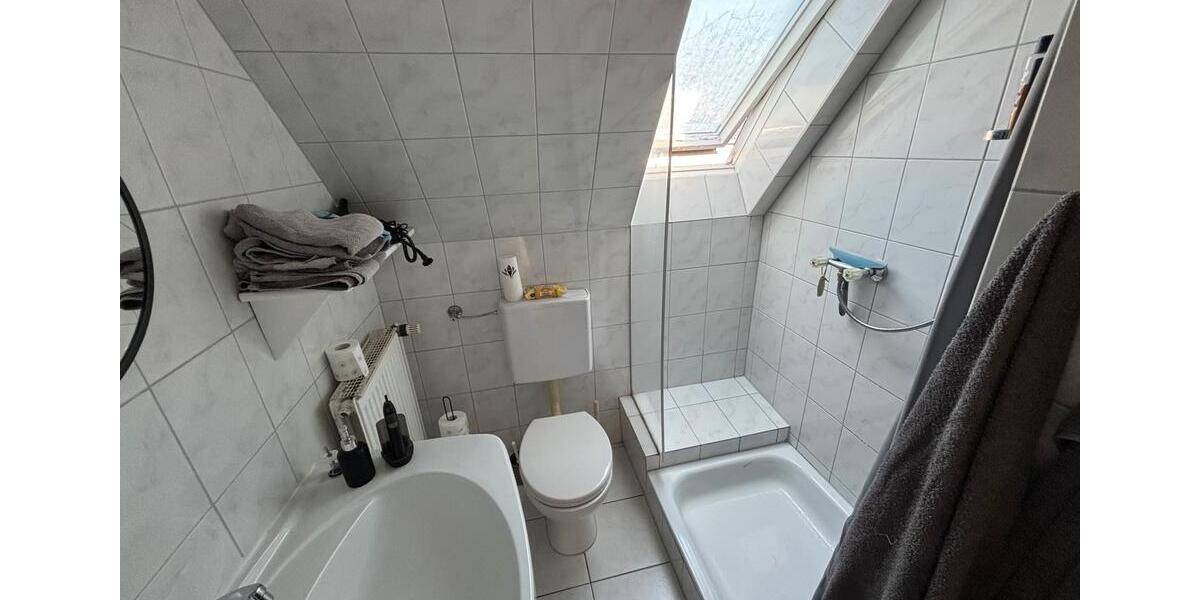 Dachgeschoßwohnung Paderborn Univiertel - 4 Zimmer, 50 m&sup2;, 330&euro; | Angebot:26326985