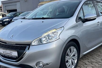 Peugeot 208 100.000 km 4.990 &euro; Paderborn 33102
