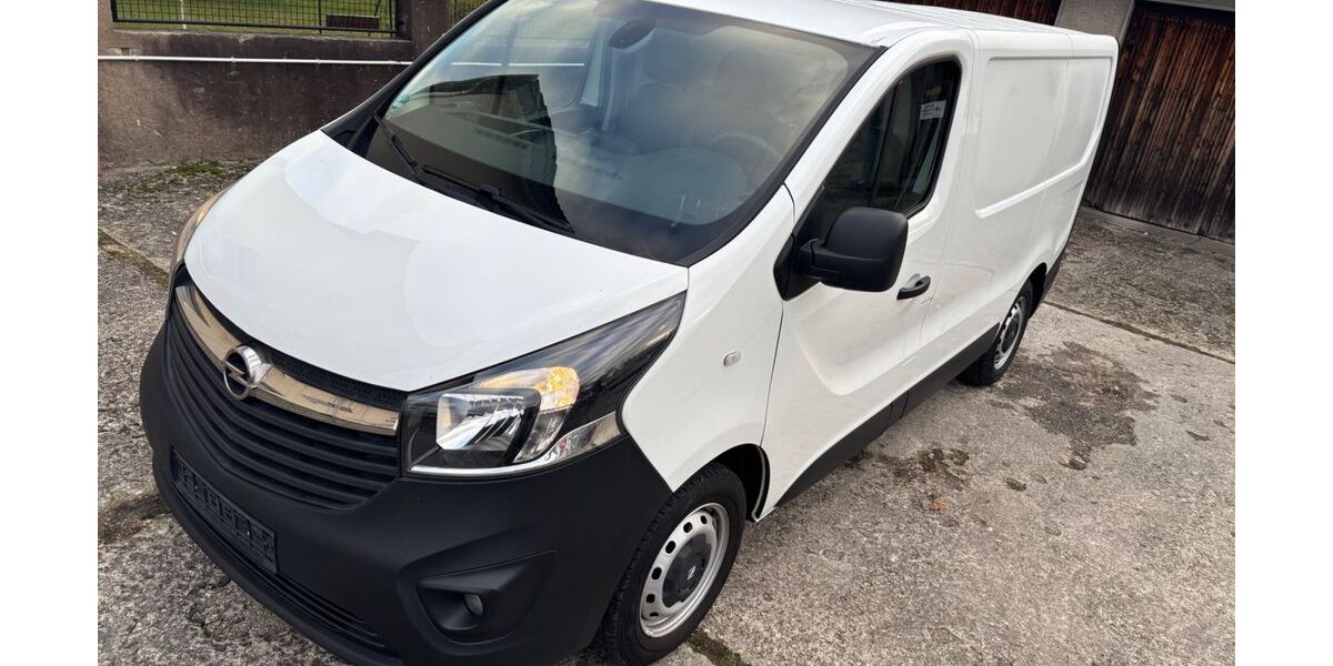 Opel Vivaro 49.706 km 14.490 &euro; Paderborn 33104