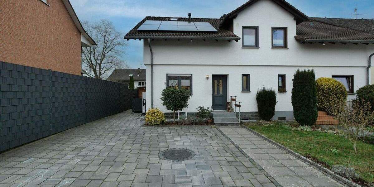 Familienfreundliche Doppelhaushälfte in Top Lage von Elsen 4 zimmer