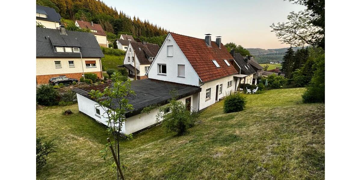 Einfamilienhaus Marsberg - 9 Zimmer, 180 m&sup2;, 199.000&euro; | Angebot:27079077